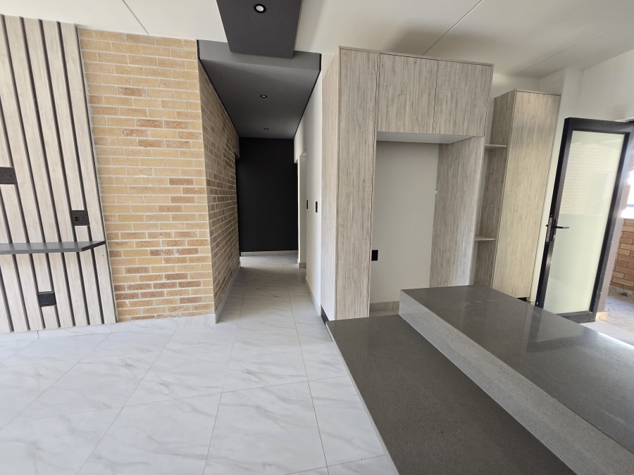 To Let 2 Bedroom Property for Rent in Bryanston Gauteng