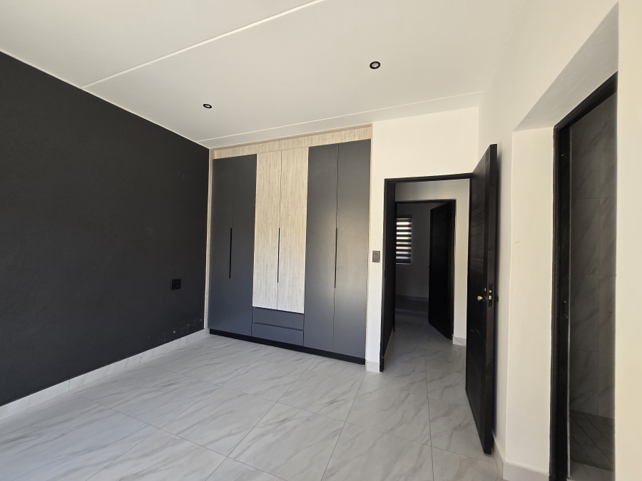 To Let 2 Bedroom Property for Rent in Bryanston Gauteng