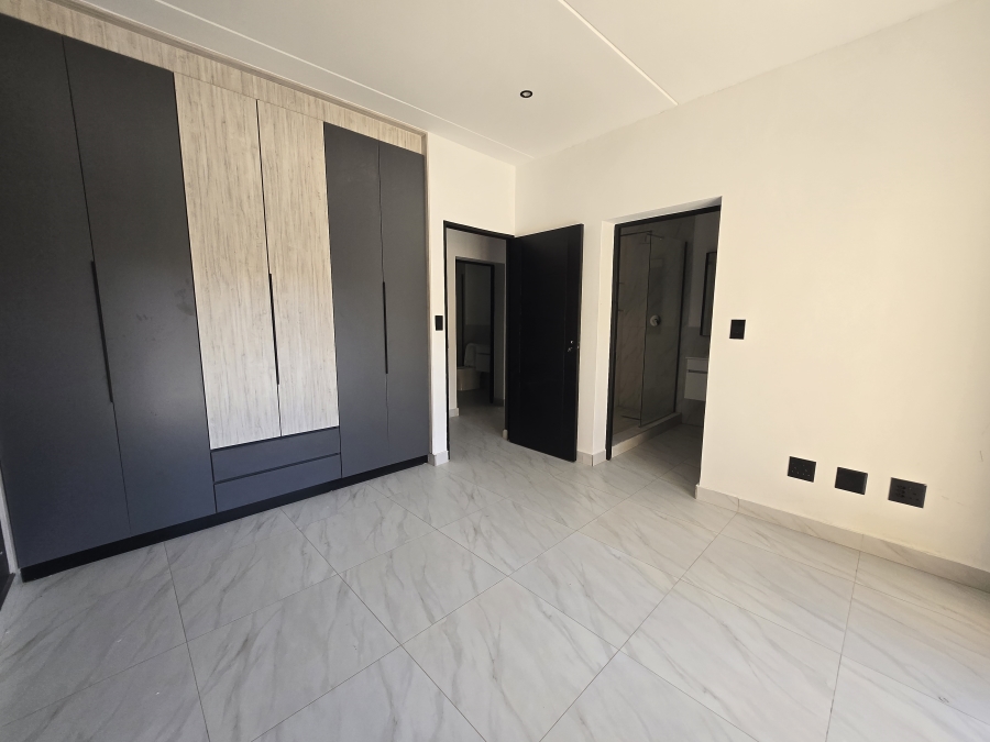 To Let 2 Bedroom Property for Rent in Bryanston Gauteng