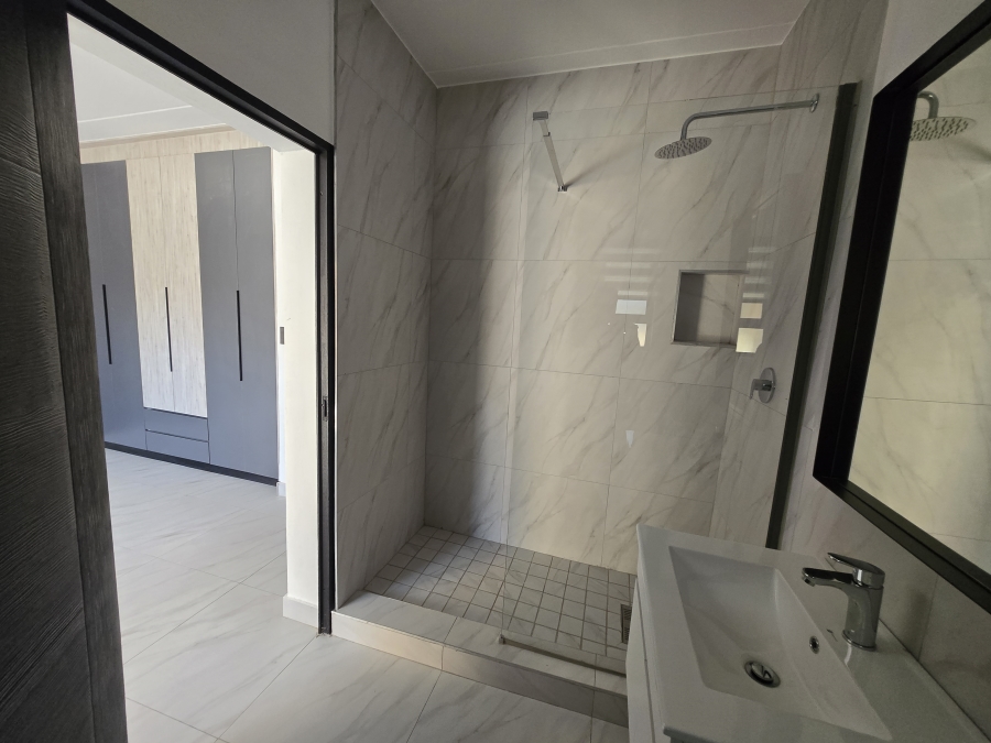 To Let 2 Bedroom Property for Rent in Bryanston Gauteng