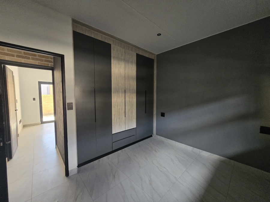 To Let 2 Bedroom Property for Rent in Bryanston Gauteng