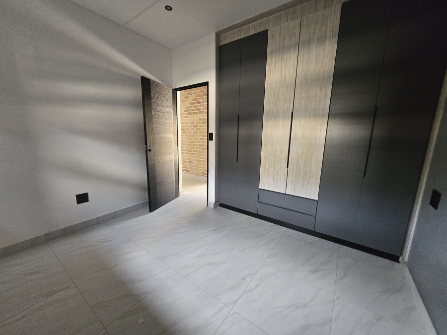 To Let 2 Bedroom Property for Rent in Bryanston Gauteng