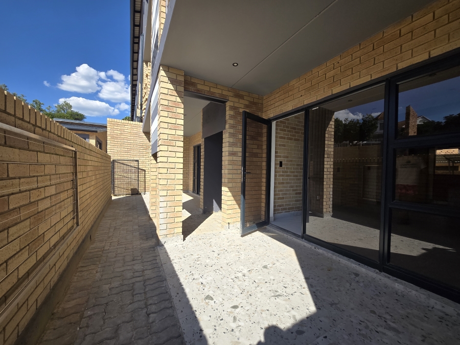 To Let 2 Bedroom Property for Rent in Bryanston Gauteng
