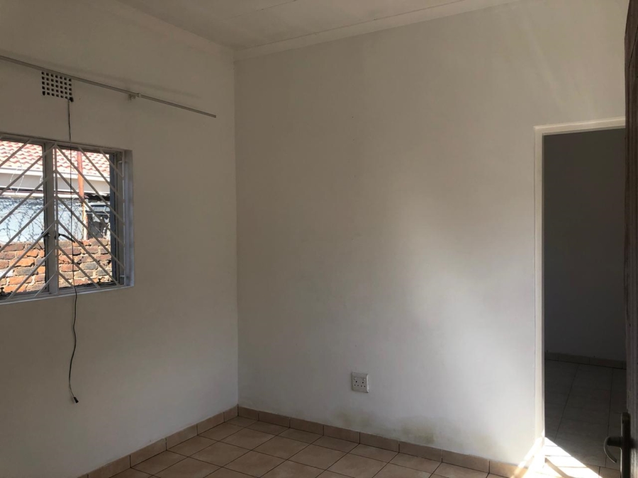 To Let 2 Bedroom Property for Rent in Laudium Gauteng