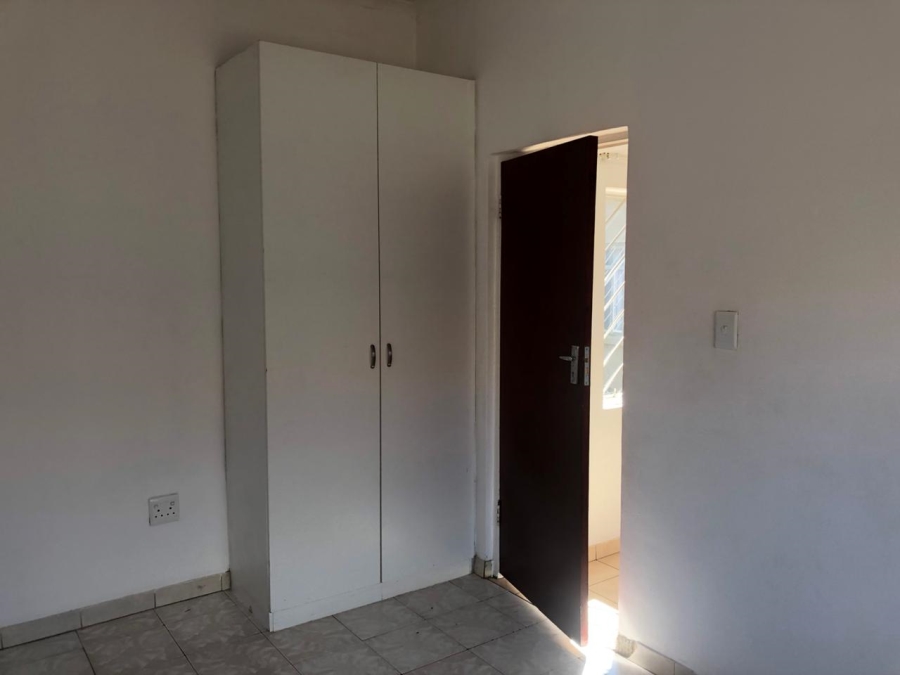 To Let 2 Bedroom Property for Rent in Laudium Gauteng