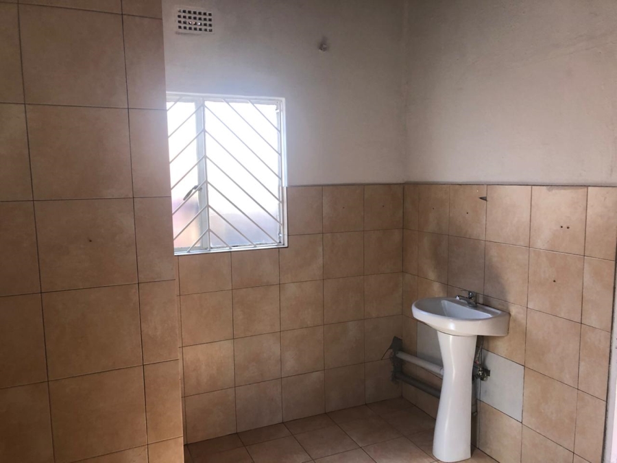 To Let 2 Bedroom Property for Rent in Laudium Gauteng