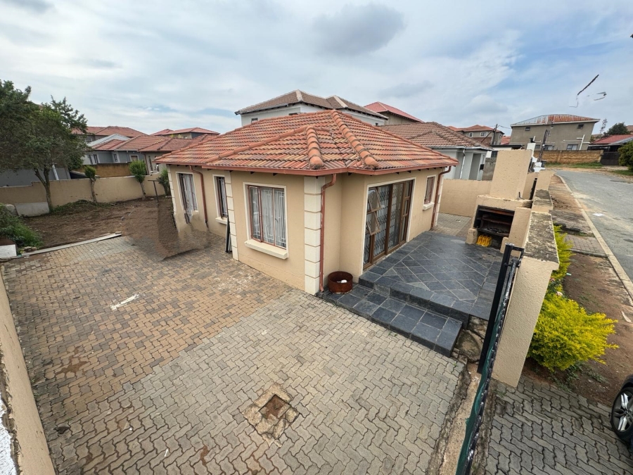 3 Bedroom Property for Sale in Cosmo City Gauteng