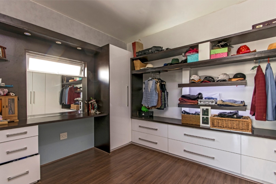 To Let 4 Bedroom Property for Rent in Hyde Park Gauteng