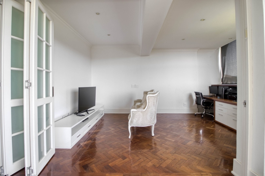 To Let 3 Bedroom Property for Rent in Illovo Gauteng