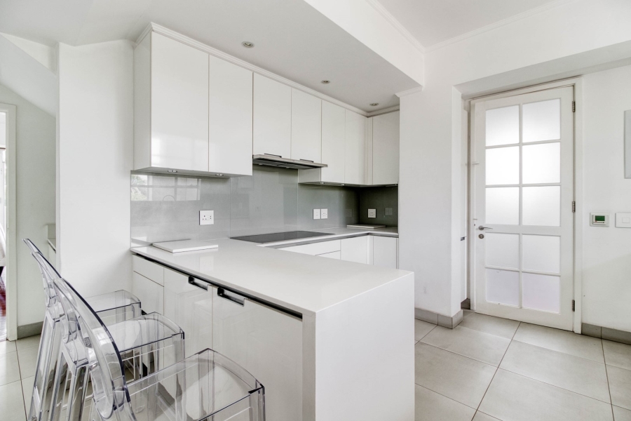 To Let 3 Bedroom Property for Rent in Illovo Gauteng
