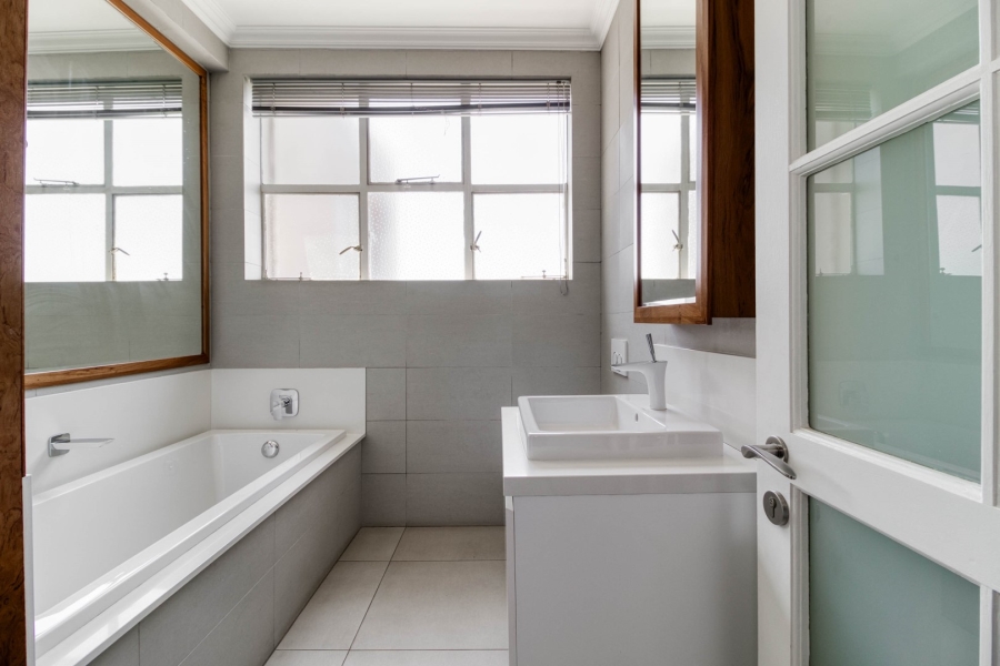 To Let 3 Bedroom Property for Rent in Illovo Gauteng