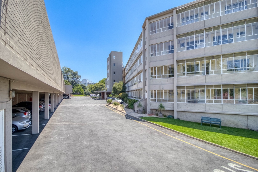 To Let 3 Bedroom Property for Rent in Illovo Gauteng