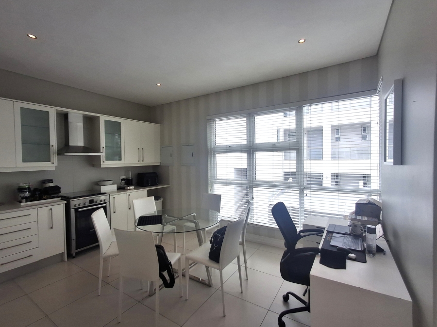 1 Bedroom Property for Sale in Dunkeld West Gauteng