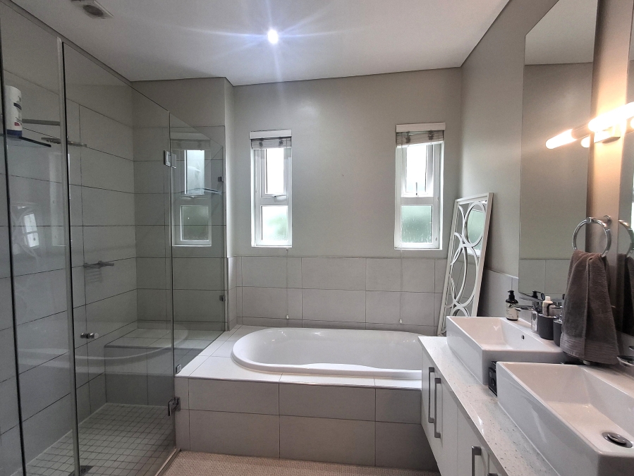 1 Bedroom Property for Sale in Dunkeld West Gauteng