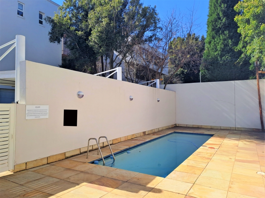 1 Bedroom Property for Sale in Dunkeld West Gauteng