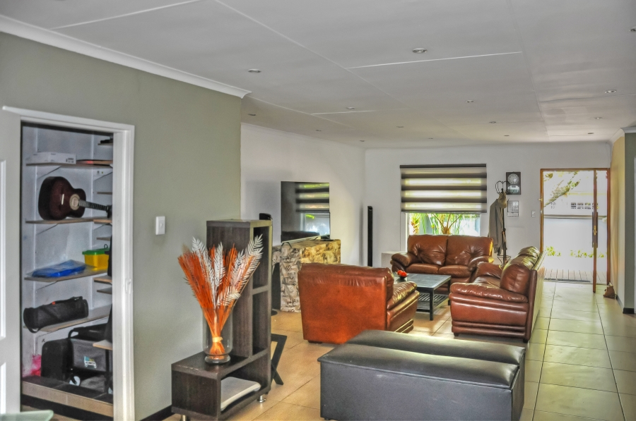 4 Bedroom Property for Sale in Primrose Hill Gauteng