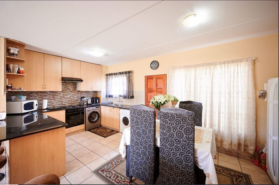 2 Bedroom Property for Sale in Noordwyk Gauteng