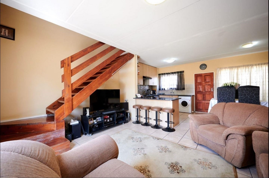 2 Bedroom Property for Sale in Noordwyk Gauteng