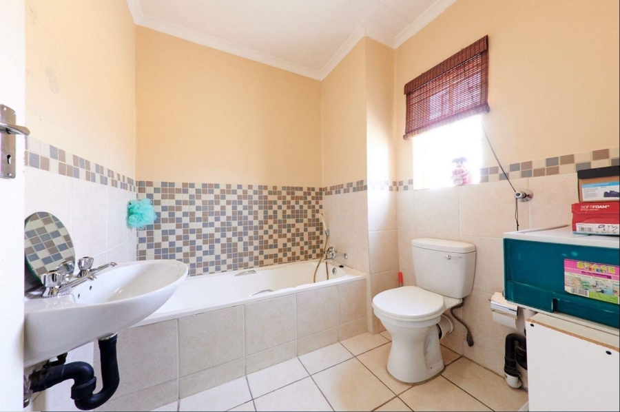2 Bedroom Property for Sale in Noordwyk Gauteng
