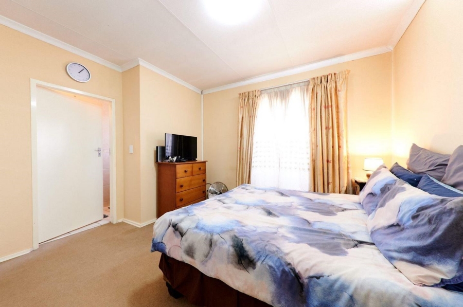 2 Bedroom Property for Sale in Noordwyk Gauteng