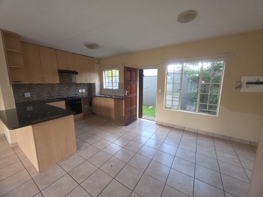 2 Bedroom Property for Sale in Noordwyk Gauteng