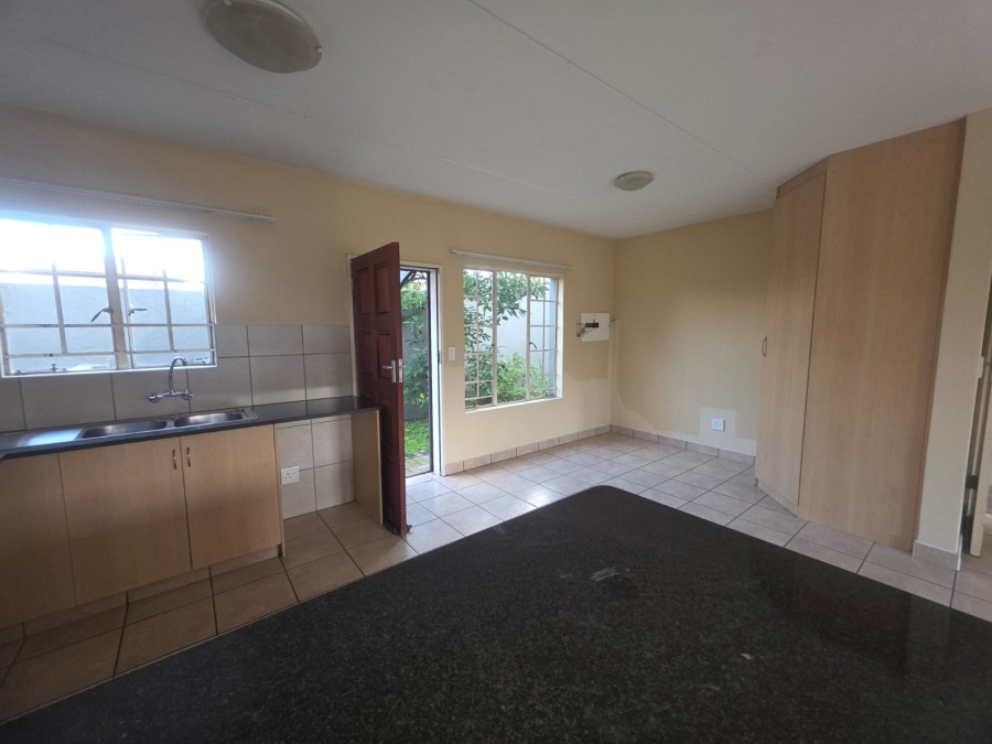 2 Bedroom Property for Sale in Noordwyk Gauteng