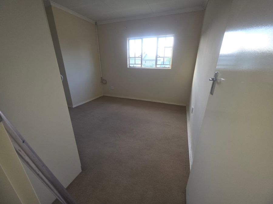 2 Bedroom Property for Sale in Noordwyk Gauteng