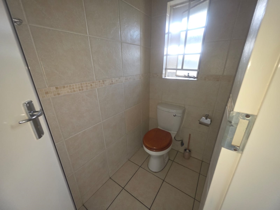 2 Bedroom Property for Sale in Noordwyk Gauteng