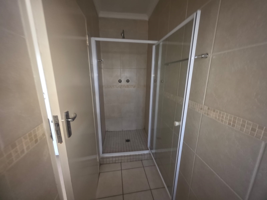 2 Bedroom Property for Sale in Noordwyk Gauteng