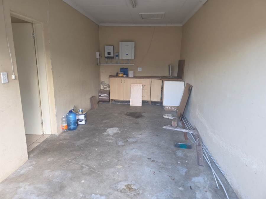 2 Bedroom Property for Sale in Noordwyk Gauteng