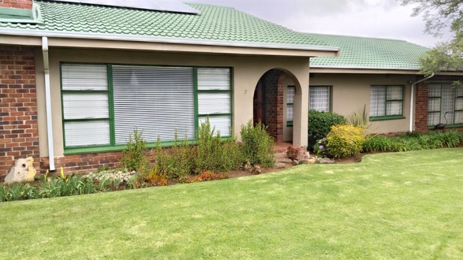 4 Bedroom Property for Sale in Greenhills Gauteng