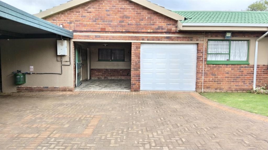 4 Bedroom Property for Sale in Greenhills Gauteng