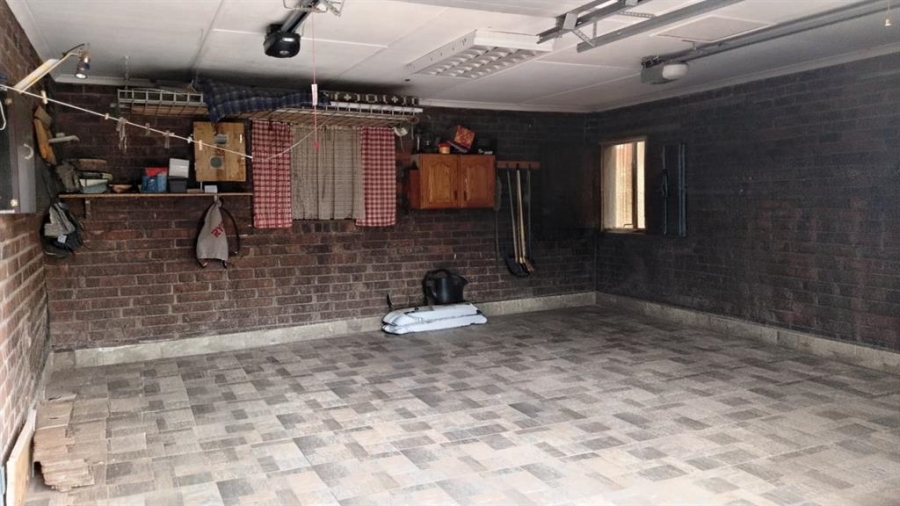 4 Bedroom Property for Sale in Greenhills Gauteng