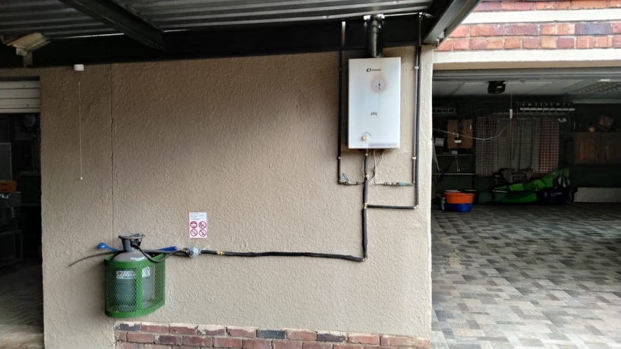 4 Bedroom Property for Sale in Greenhills Gauteng