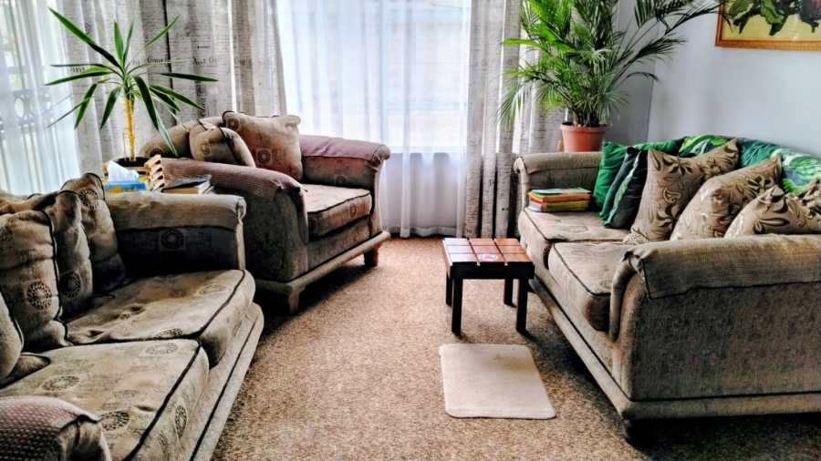 4 Bedroom Property for Sale in Greenhills Gauteng