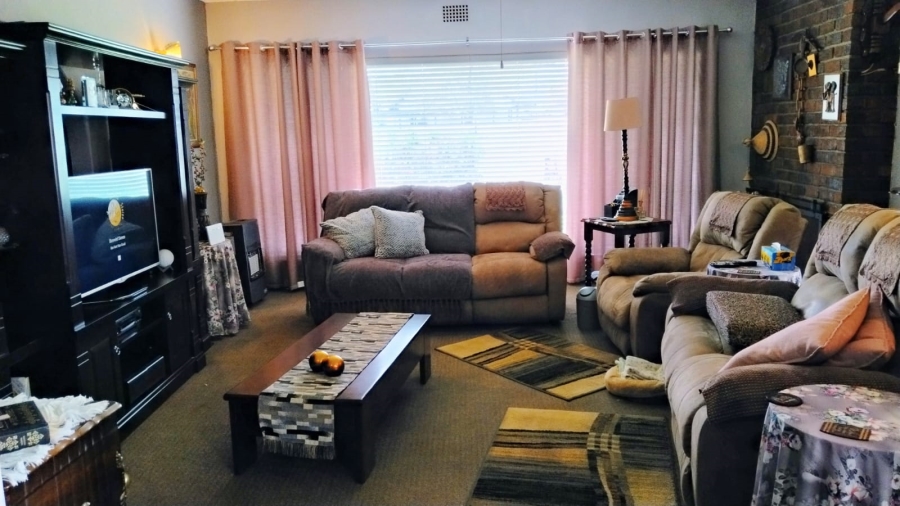 4 Bedroom Property for Sale in Greenhills Gauteng