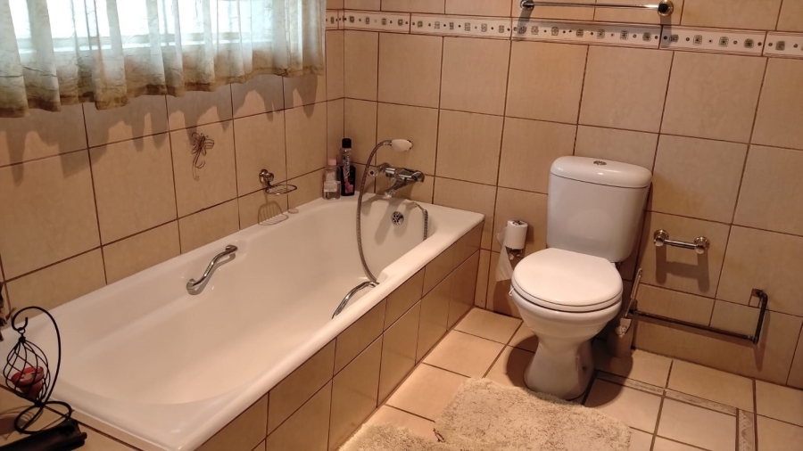 4 Bedroom Property for Sale in Greenhills Gauteng