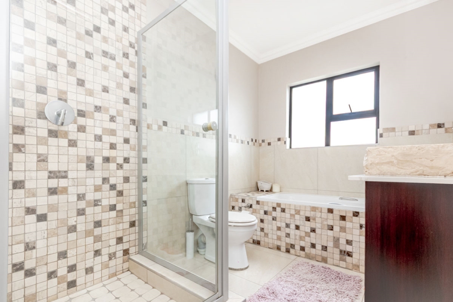 3 Bedroom Property for Sale in Willaway Gauteng