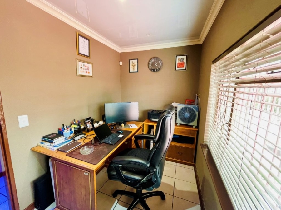 3 Bedroom Property for Sale in Brackenhurst Gauteng