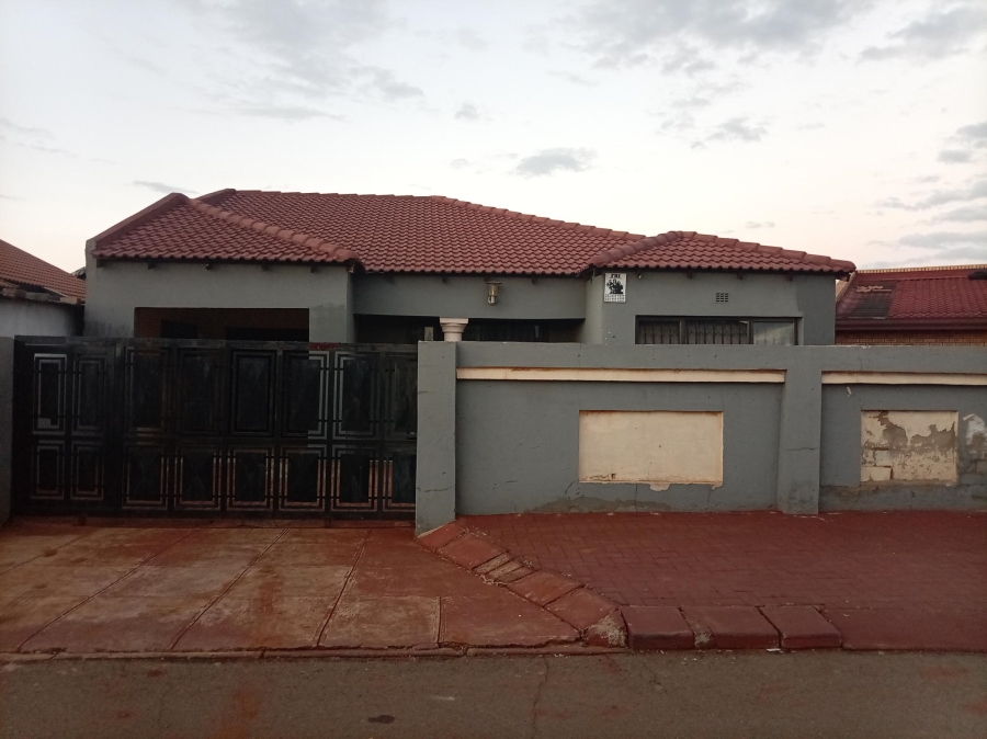 3 Bedroom Property for Sale in Tokoza Ext 2 Gauteng