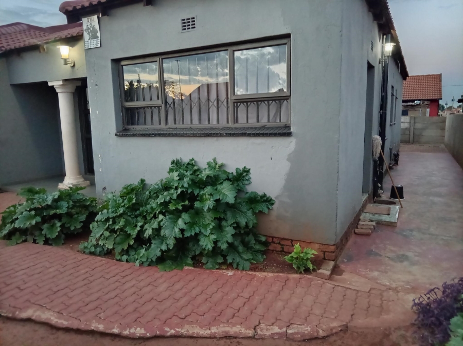 3 Bedroom Property for Sale in Tokoza Ext 2 Gauteng
