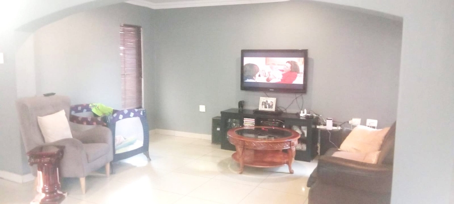 3 Bedroom Property for Sale in Roodekop Gauteng