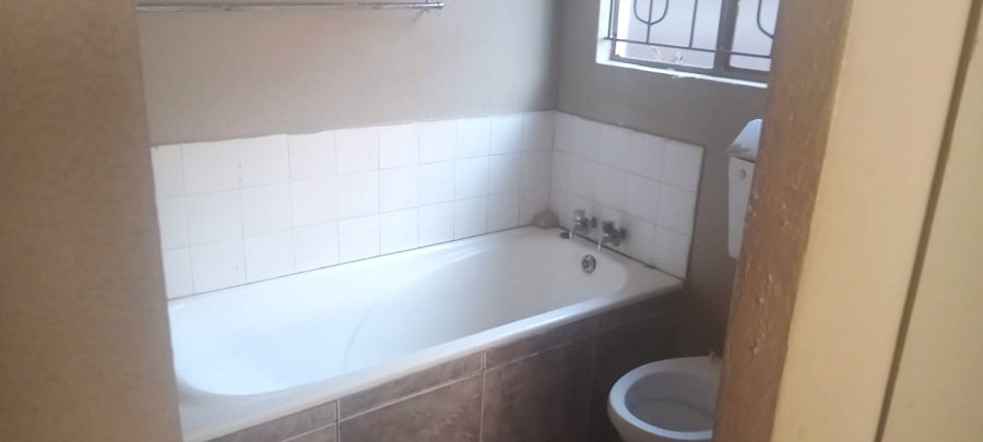 3 Bedroom Property for Sale in Roodekop Gauteng