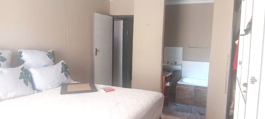 3 Bedroom Property for Sale in Roodekop Gauteng