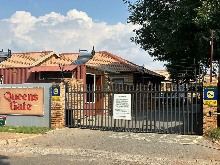 2 Bedroom Property for Sale in Groblerpark Gauteng