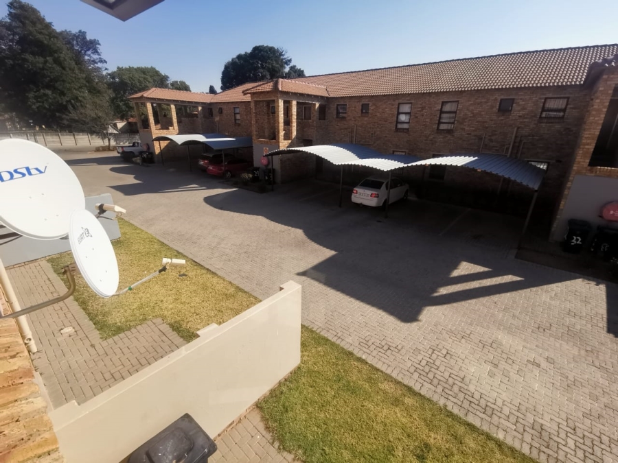 2 Bedroom Property for Sale in Groblerpark Gauteng