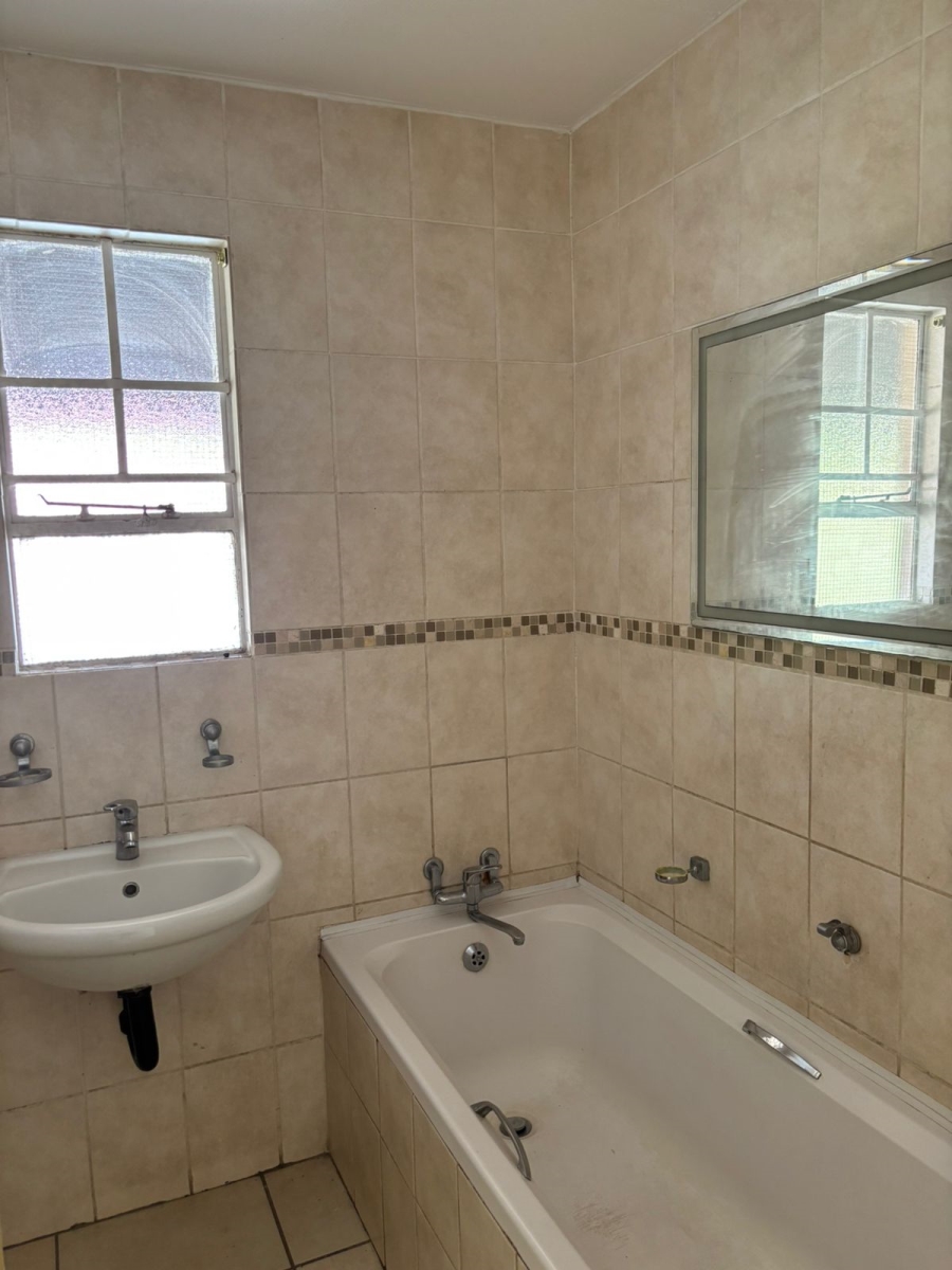 3 Bedroom Property for Sale in Lindhaven Gauteng