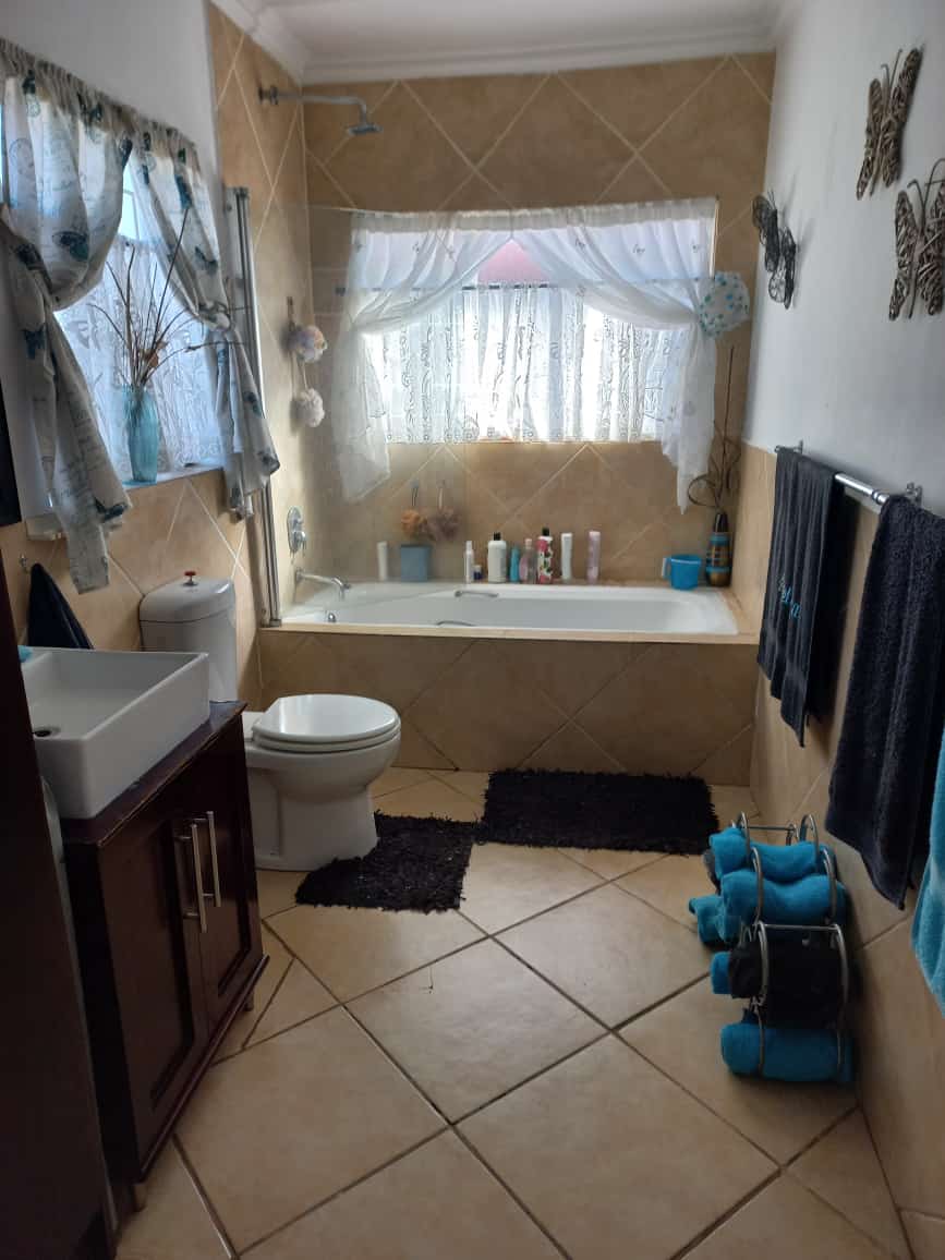 5 Bedroom Property for Sale in Krugersdorp North Gauteng