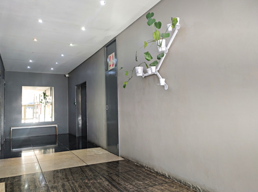 1 Bedroom Property for Sale in Braamfontein Gauteng