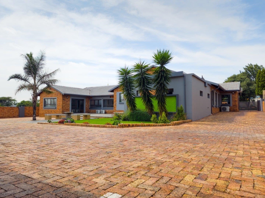 To Let Commercial Property for Rent in Meyersdal Gauteng